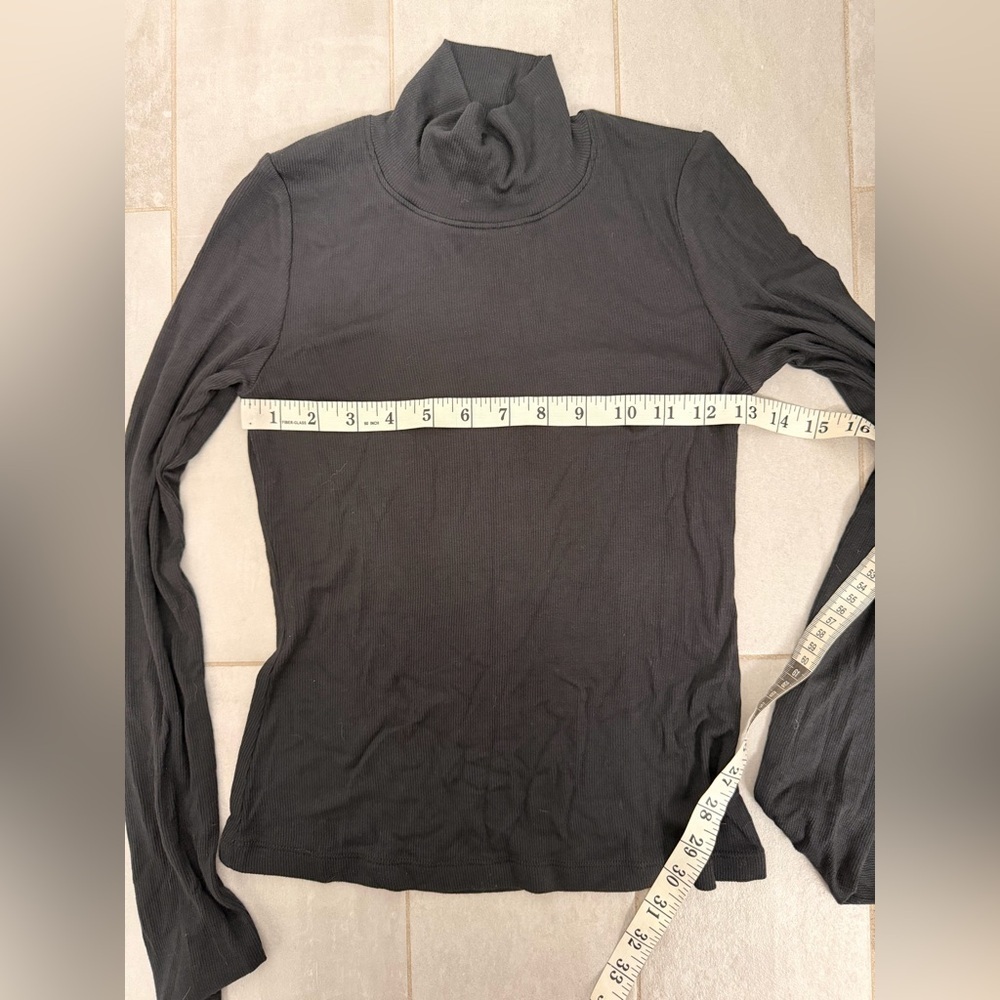 Favorite Daughter The Ribbed Long Sleeve Turtleneck Black Size Small - Picture 9 of 9